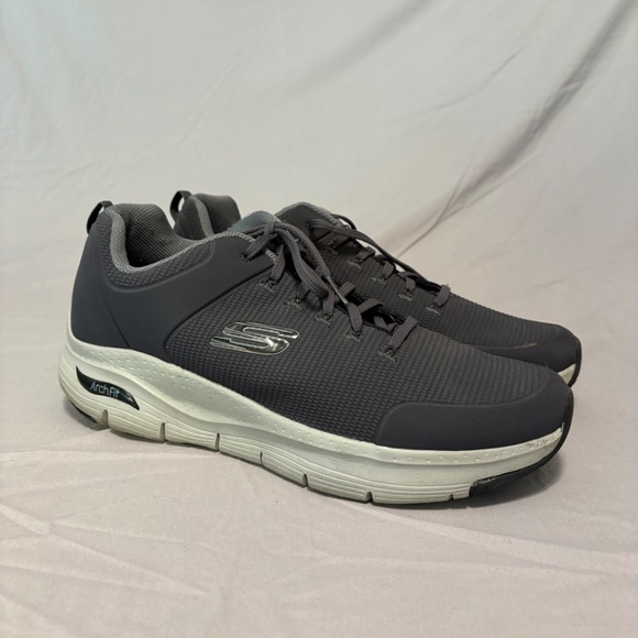 Skechers Arch Fit Titan Mens - Picture 1 of 8